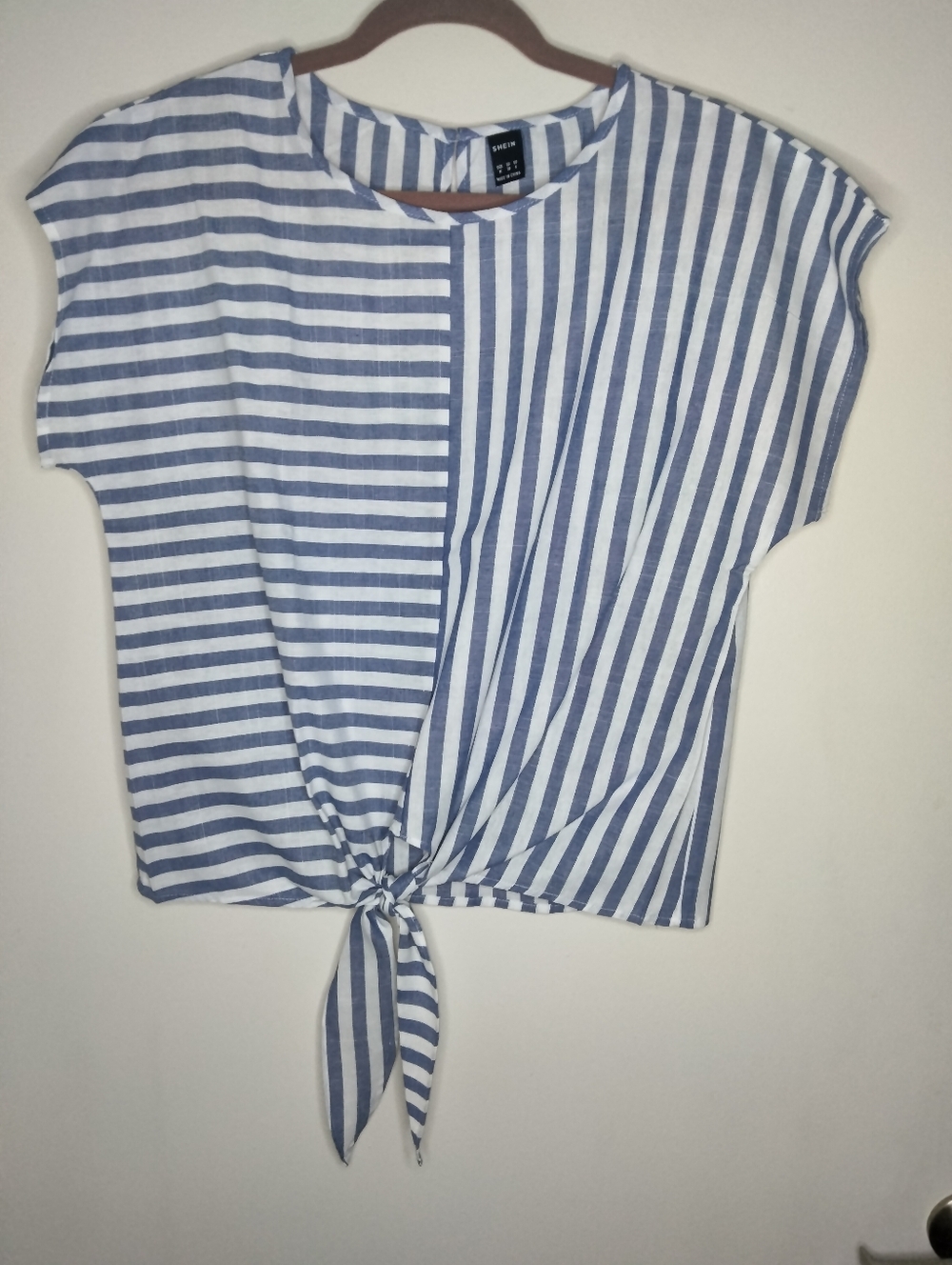 SHEIN (Size M) Blue & White Striped 100% Cotton Front Tie Waist Crop Top (NWOT)
